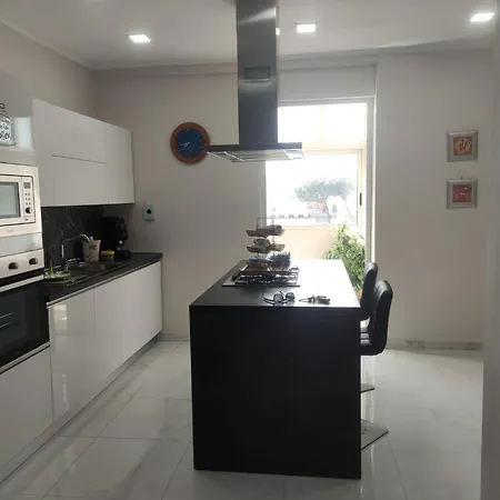Oplonti Apartment