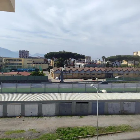 Oplonti Apartment *